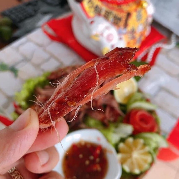 Thịt Trâu gác bếp Tây Bắc giá tại lò ✅ TẶNG CHẨM CHÉO ✅ trâu sấy khô chuẩn vị hàng đảm bảo ngon sạch.Sỉ từ 5kg giá mềm | BigBuy360 - bigbuy360.vn