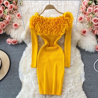 Đầm len trễ vai dáng ôm, váy len