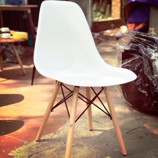 XẢ LÔ GHẾ NHỰA EAMES GIÁ CỰC RẺ