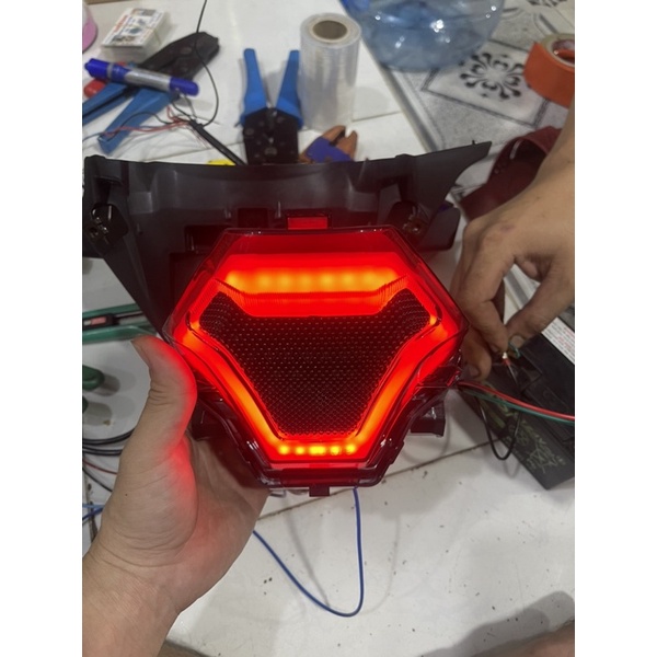 Đèn hậu tst ex 150