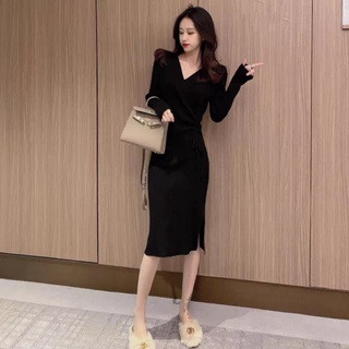 Váy len rút eo cổ V