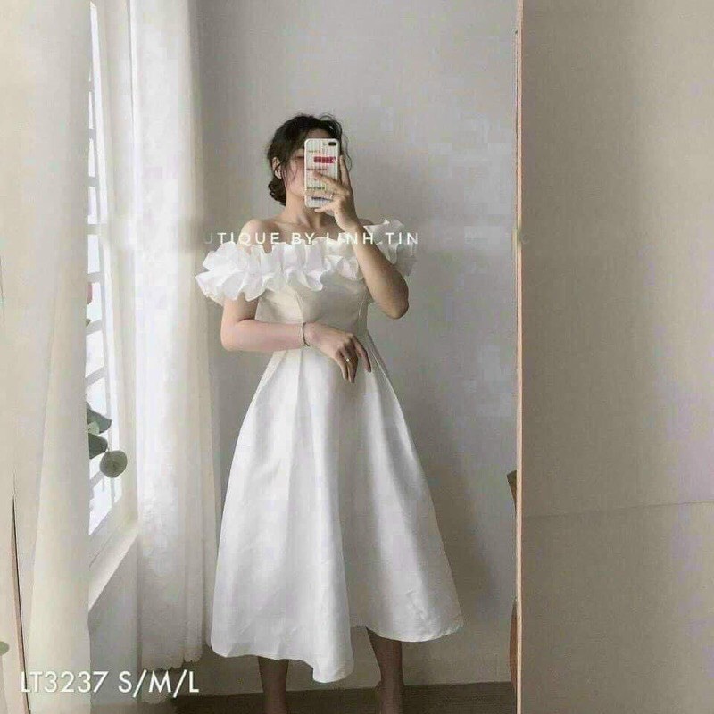 VÁY TRẮNG DÀI TRỄ VAI