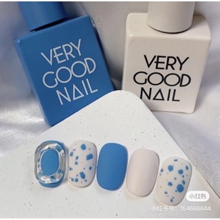 Nail box ngắn thiết kế xanh trắng da beo