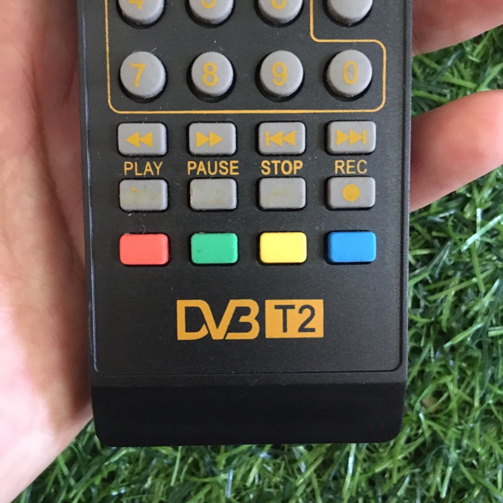 Điều khiển đầu kĩ thuật số DVB - T2 - Điều khiển tivi đầu kĩ thuật số DVB có chữ màu cam dưới bàn phím - Tặng kèm pin