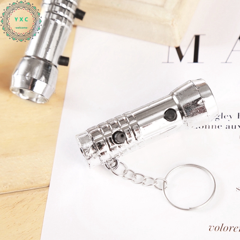 Móc khóa gắn đèn led phát sáng độc đáo thú vị