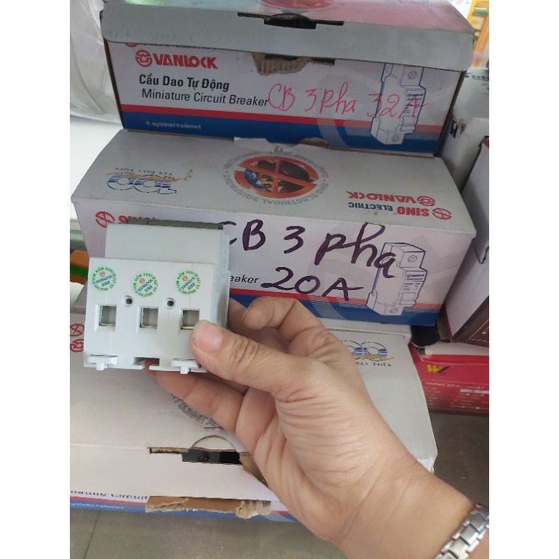 APTOMAT CẦU CAO CB 3 PHA SINO VANLOCK