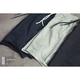Quần short thun da cá thêu logo Strongfit