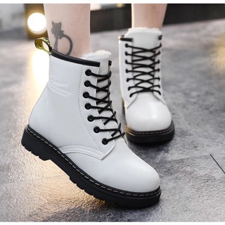 Giày sarah boots cổ cao chất da cao cấp màu trắng 8 nút đế thấp