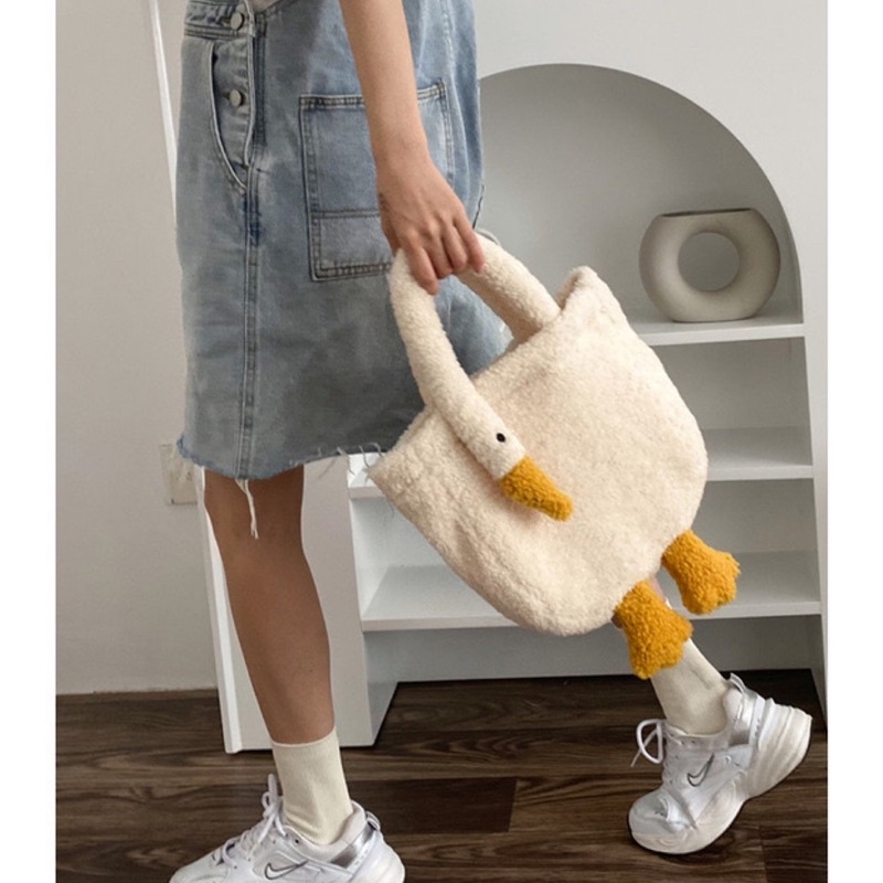 Túi tote quai xách lông dáng hình con vịt siêu xinh xắn ♥️