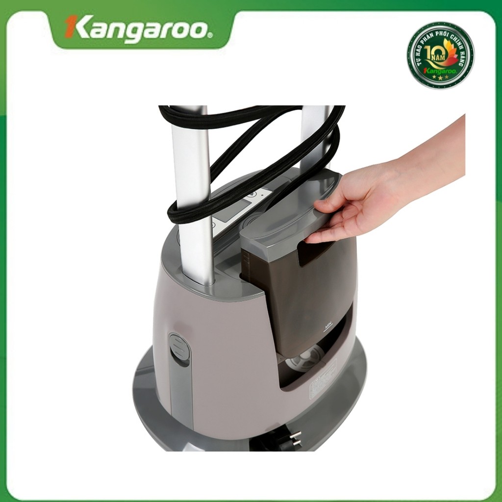 Bàn là hơi nước đứng Kangaroo KG75B11, công suất 2180W nóng lên chỉ trong vòng 30 giây, có chức năng điều chỉnh nhiệt độ