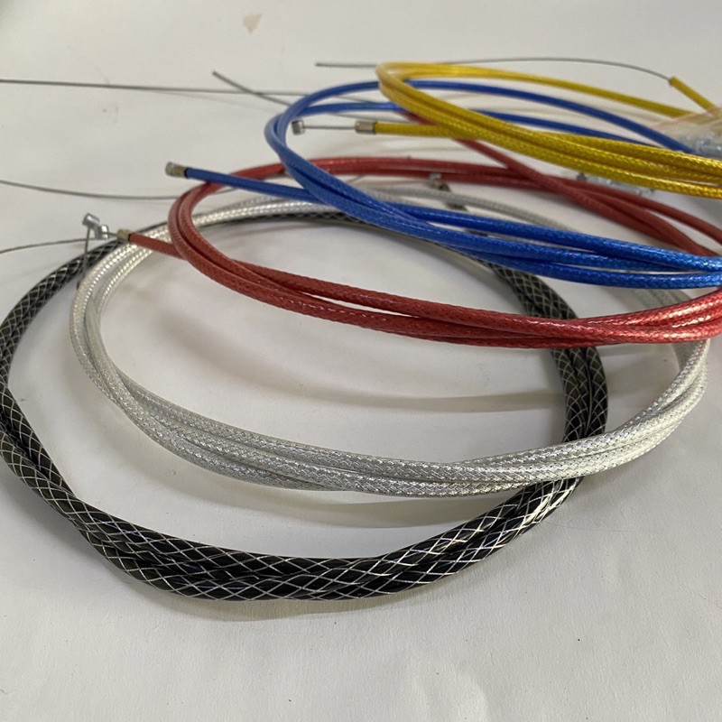 Dây ga màu bạc Domino gắn thông dụng các dòng xe