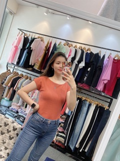 Áo phông kèm bra Uniqlo