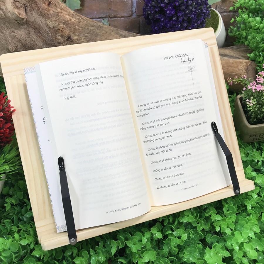 Sách - Khóc Đủ Rồi Đứng Dậy Bước Tiếp Thôi (Kèm Bookmark) | BigBuy360 - bigbuy360.vn