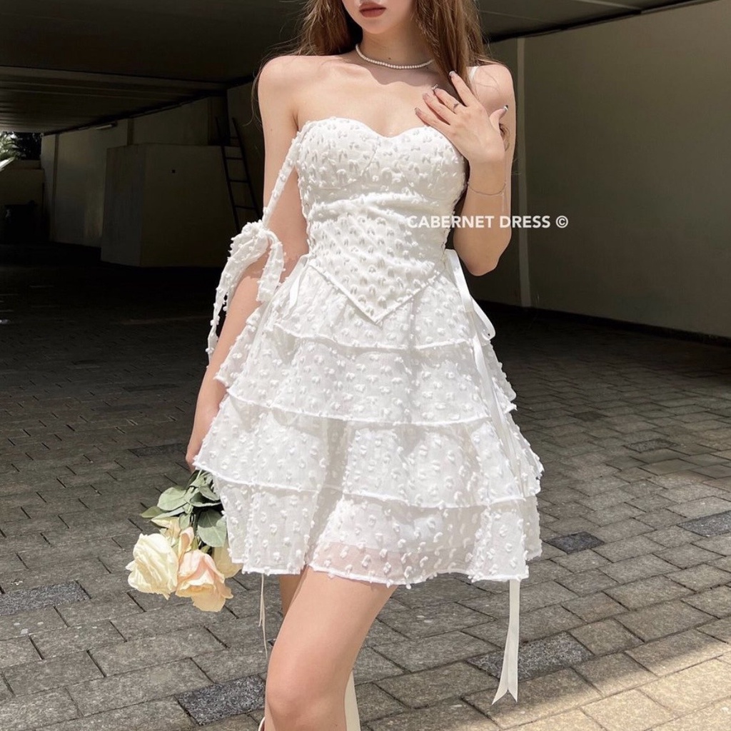 Set áo hai dây buộc nơ kèm chân váy xòe chất ren bi phong cách ullzang