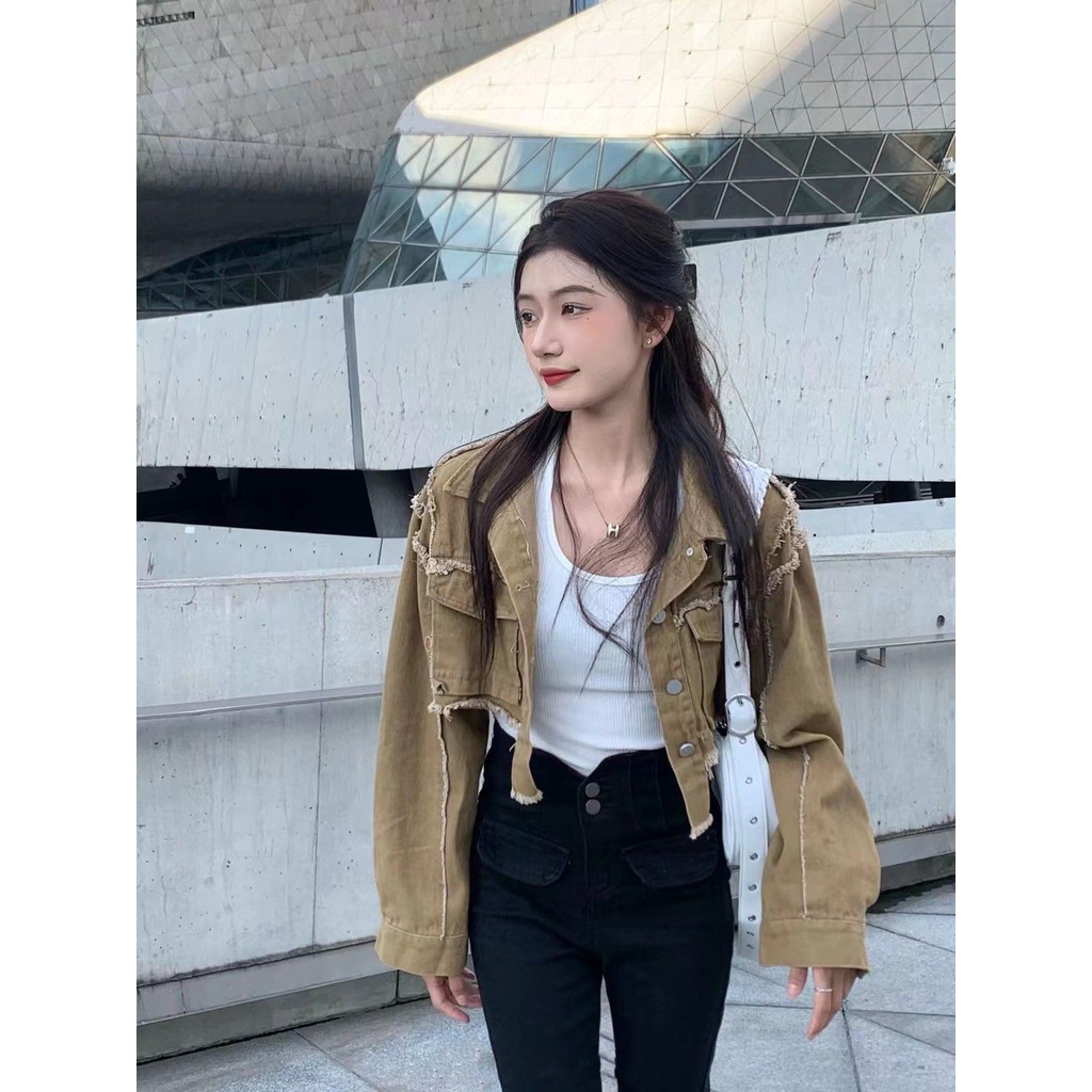 Áo Khoác Denim Ngắn Màu Trắng Phối Dây Xích Có Thể Tháo Rời Thời Trang Xuân Thu Cho Nữ