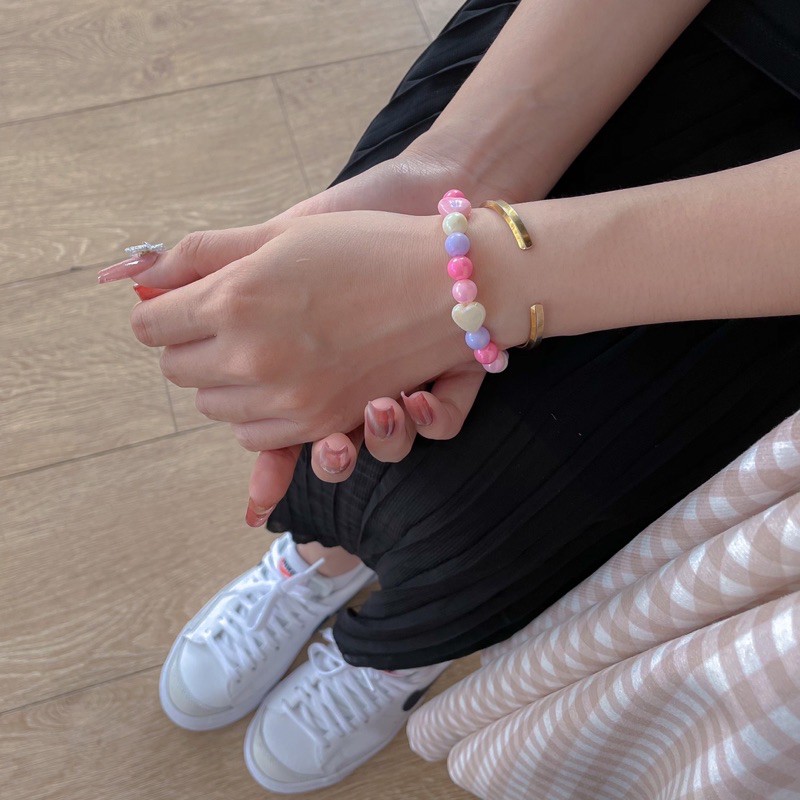 Vòng tay tình yêu số nhiều