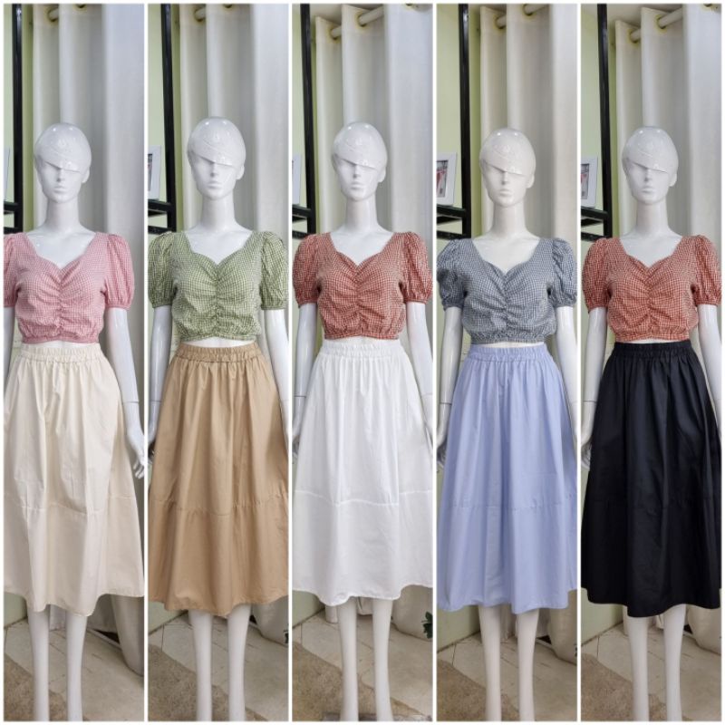 Chân váy kaki dáng xòe gấu can , túi sườn 2 bên trẻ trung mix cùng áo croptop siêu xinh , chất vải mịn mát. Ảnh thât.