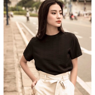 Áo T-shirt chất đũi OLV màu đen newtag