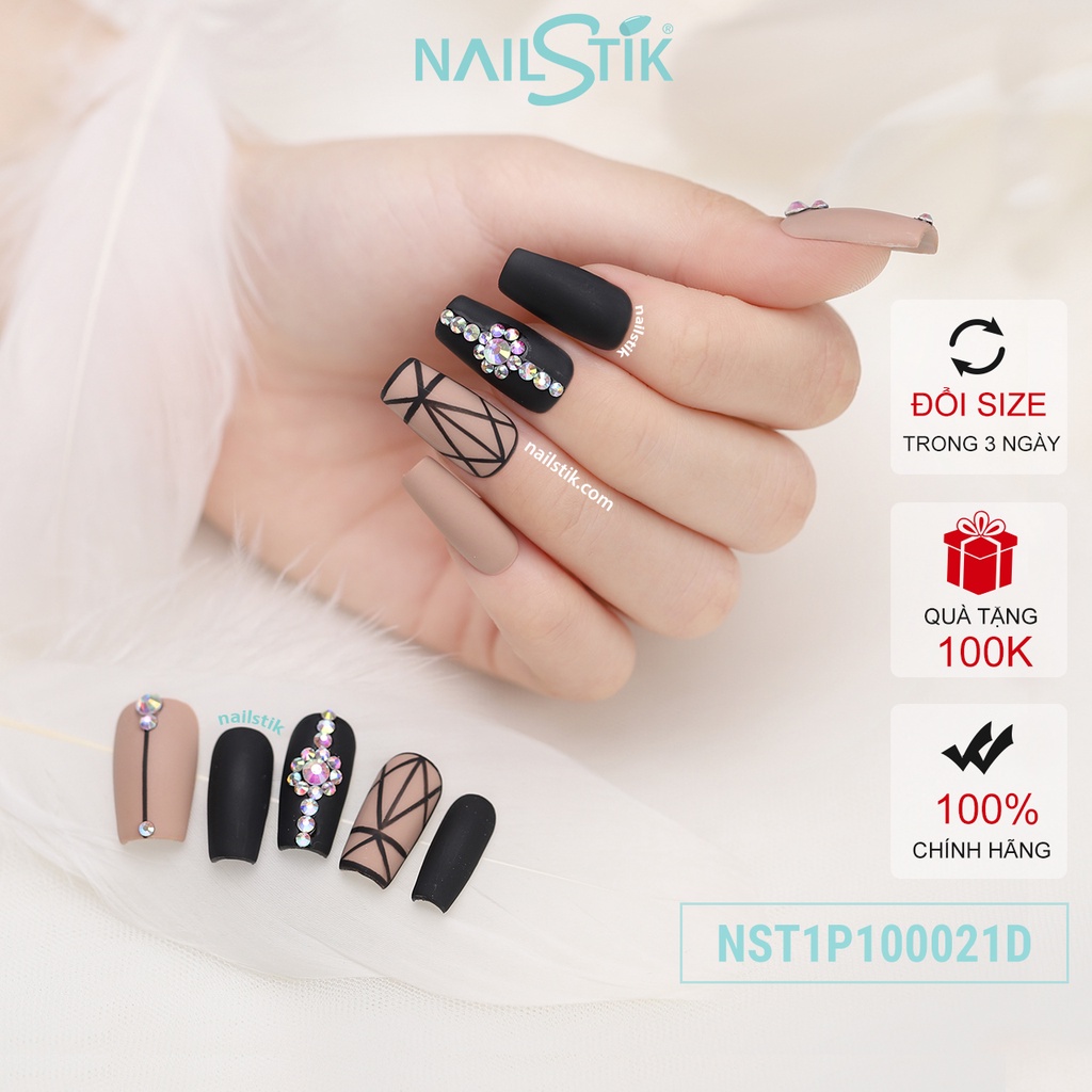 Móng úp thiết kế by NAILSTIK, màu đen nude, form móng coffin, dài 021