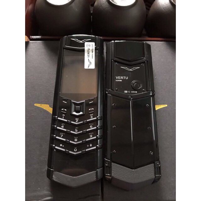 VERTU K8+ ĐÁ THỜI TRANG VÀ SANG TRỌNG