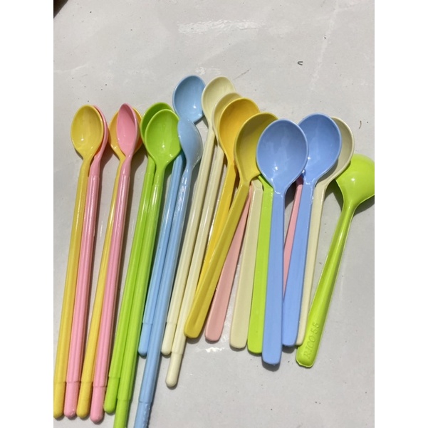 Thìa nhựa phíp cho bé (giao màu ngẫu nhiên)