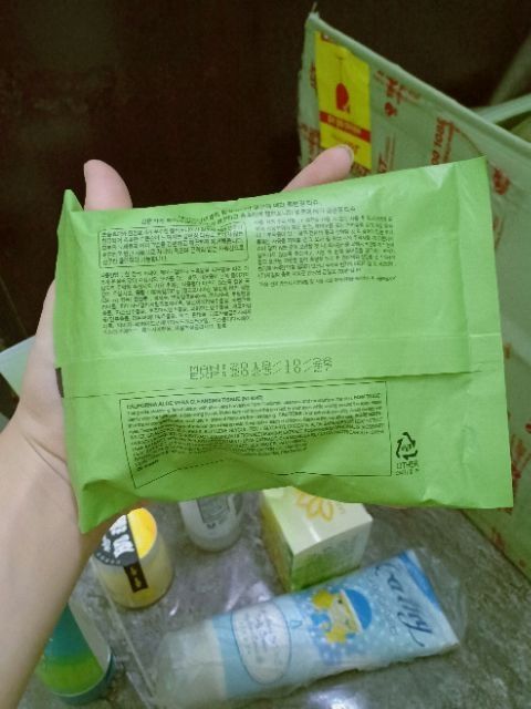 Gói 25m khăn ướt tẩy trang có sẵn dung dịch lô hội 99% california | BigBuy360 - bigbuy360.vn