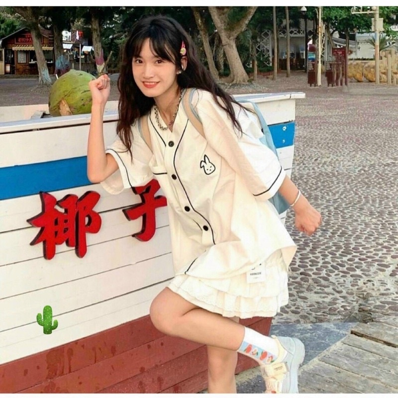 Áo sơ mi viền thêu thỏ siêu hot tay ngắn