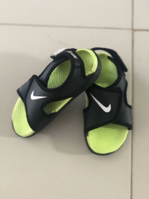 Thanh lý giày Nike bé trai size 10