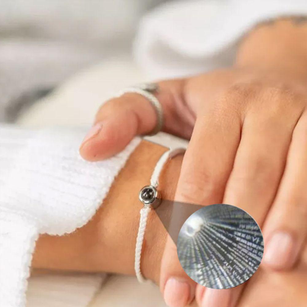 Vòng Tay Chiếu Hình Người Mẫu Mới