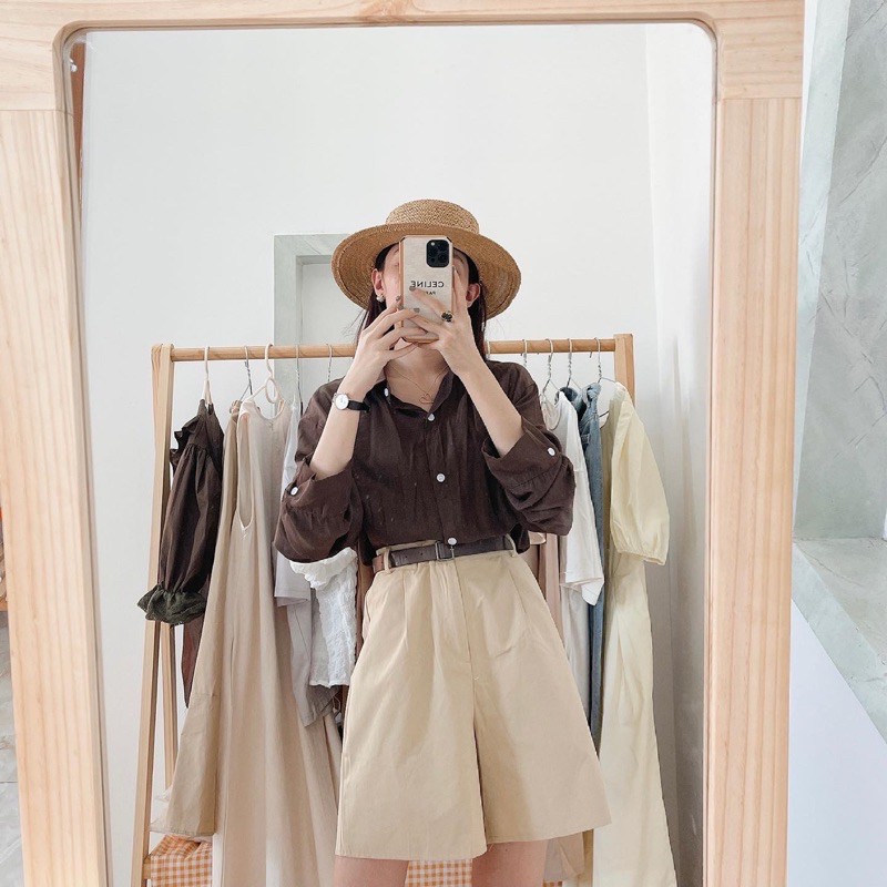 Sơ mi nâu vải mát quần kaki thô đùi lưng cao kèm belt