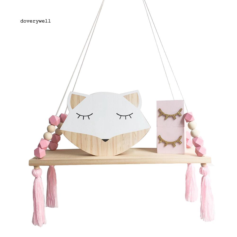 Kệ treo bằng gỗ phối hạt xỏ trang trí theo phong cách Bắc Âu đầy cá tính