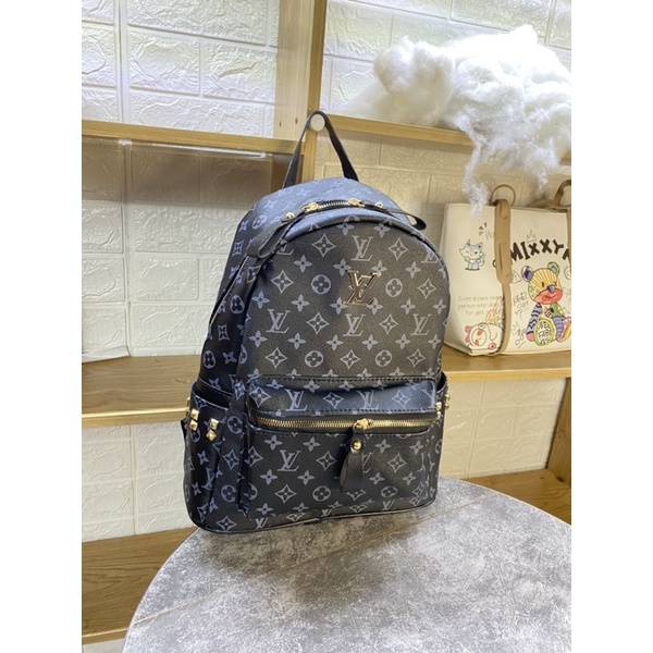 balo đinh thời trang nam nữ màu xanh size 32x40x13cm