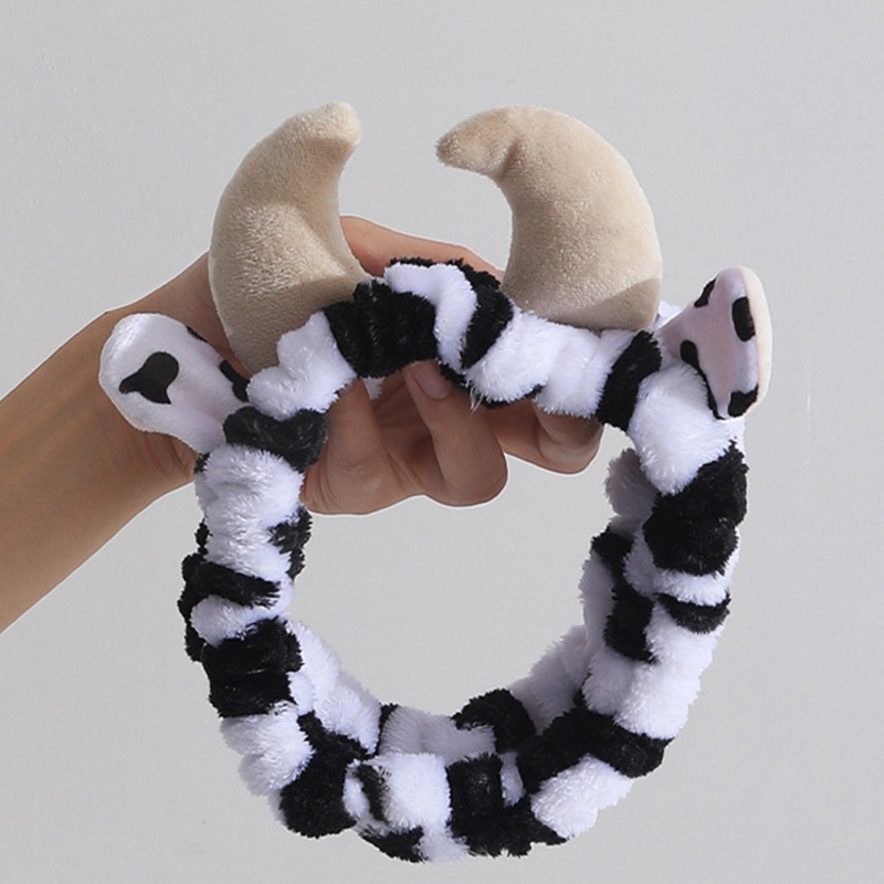Băng Đô Cài Tóc Bằng Vải Flannel Mềm Họa Tiết Bò Sữa Đính Nơ Dễ Thương Cho Nữ