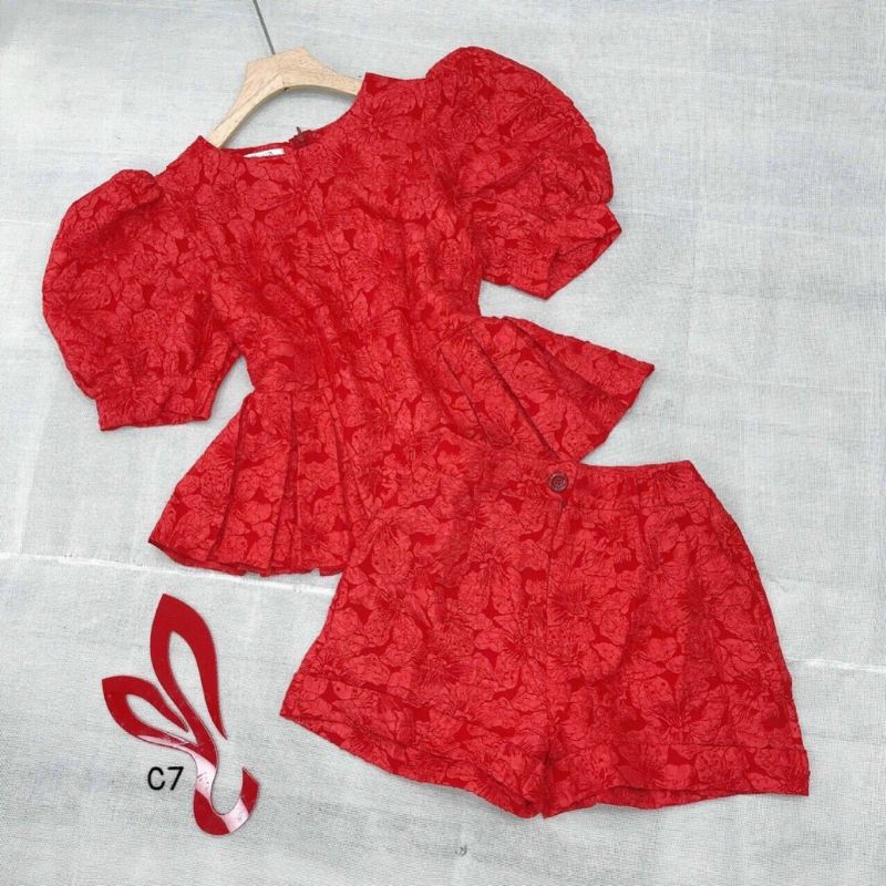 Set áo gấm xốp peplum tay phồng + short