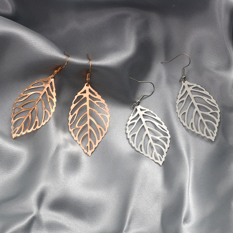 Khuyên Tai Kim Loại Hình Lá Phong Cách Âu Mỹ