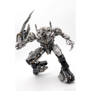 Mô hình Transformer Megatron SS13 và SS31 (Voyager Class) Studio Series - Takara Tomy