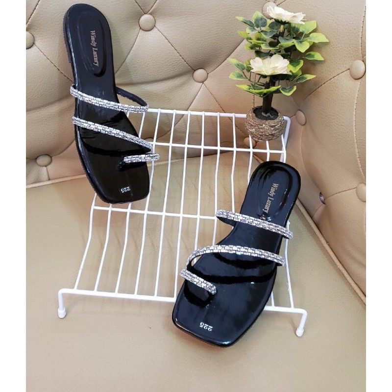 Dép xỏ ngón siêu chảnh