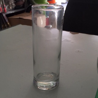 Ly thuỷ tinh thân cao