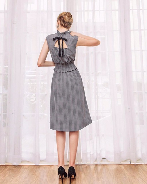 Đầm Caro Chun Eo Thiết Kế
