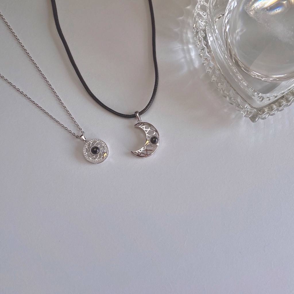 Set 2 Vòng cổ Mặt Trăng Và Mặt Trời 100 Ngôn Ngữ I Love You Có Nam Châm