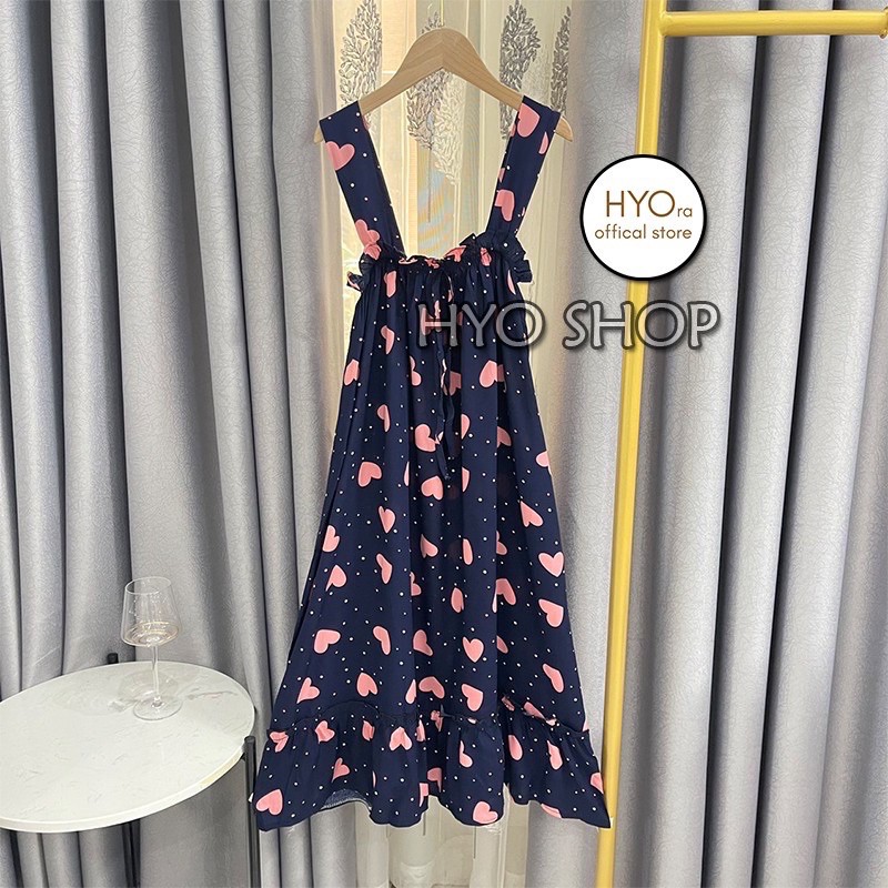 Váy lanh hai dây bản to.