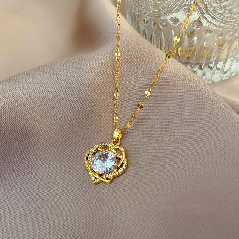 Vòng cổ titan nữ chất liệu titan không gỉ dây chuyền titan mặt trái tim đá pha lê cao cấp sang trọng mẫu mới nhất