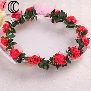 Vòng hoa đội đầu cho cô dâu