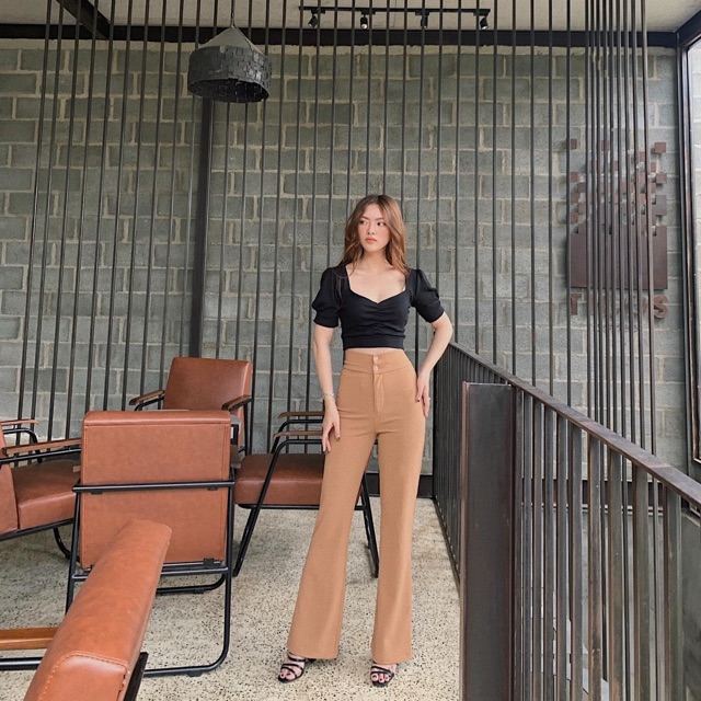 Áo Thun Gân Croptop Nhún Ngực Tay Phồng Co Giản