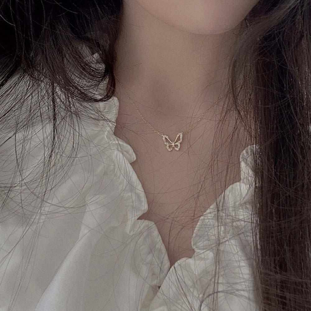 QQMALL Vòng Cổ Choker Mặt Hình Bướm Rỗng Đính Đá Đơn Giản Thanh Lịch Phong Cách Hàn Quốc