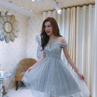 Đầm kim sa bẹt vai