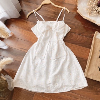 Daisy dress cut out lưng