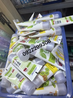 Sữa Rửa Mặt Hazeline Matcha Và Lựu Đỏ 50G