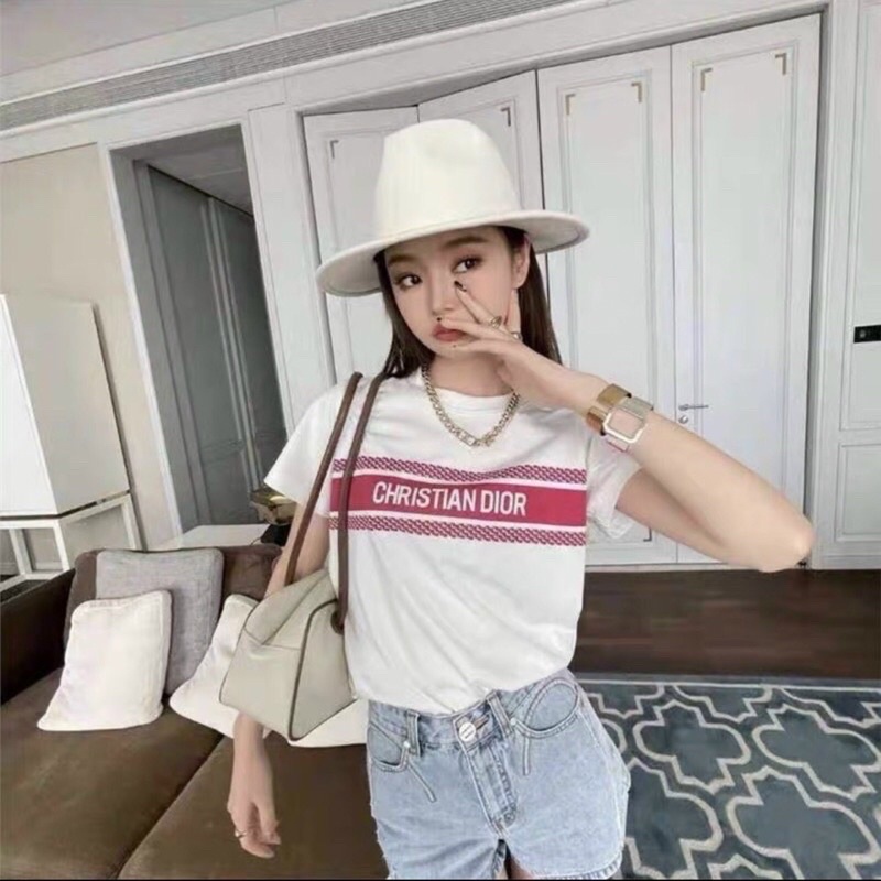 Áo cộc tay nữ cổ bẻ chất len dệt kim in chữ hàng QC