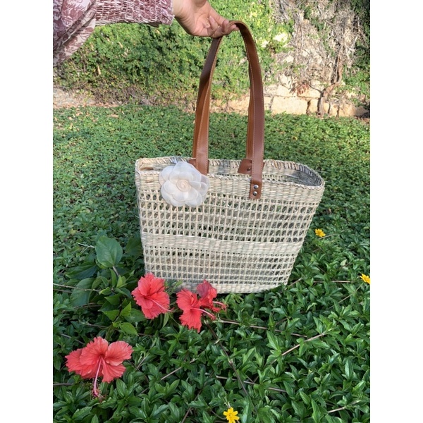 Túi cói dây da đính hoa trà hồng kt38x30